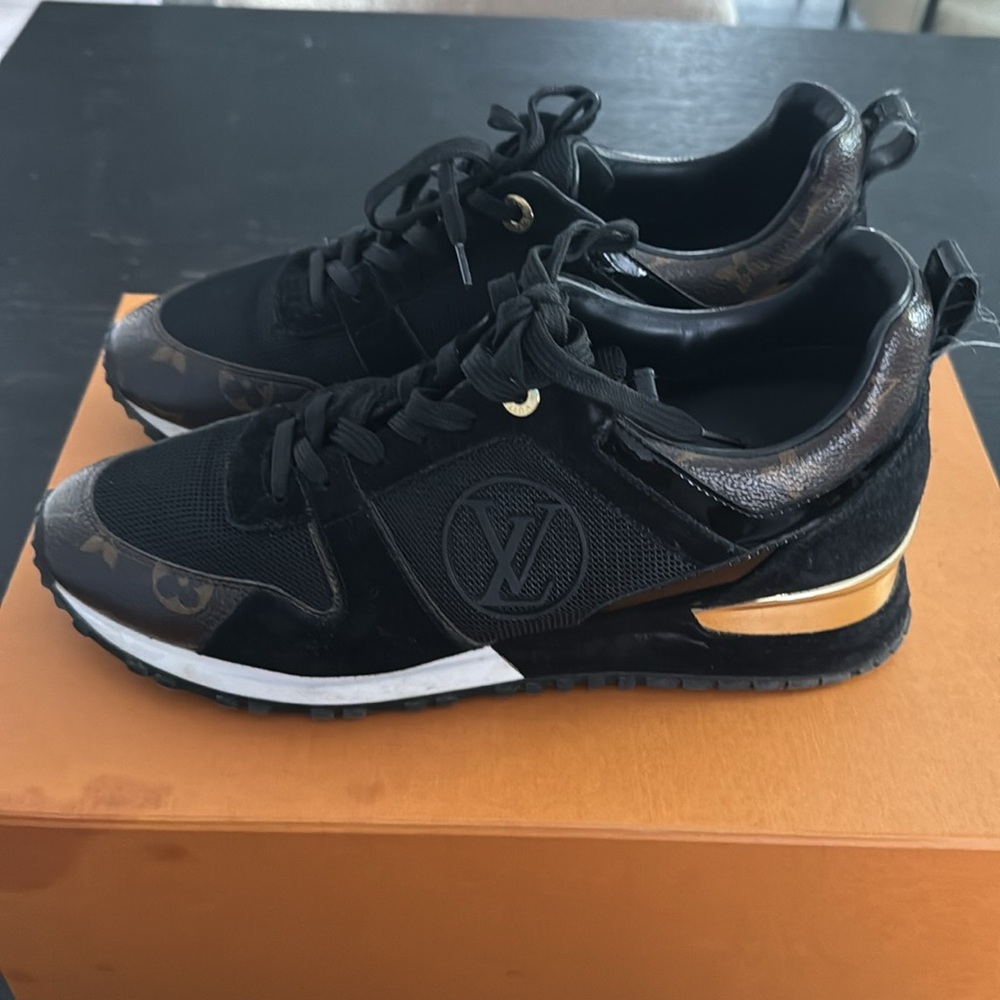 Louis Vuitton Trainers - Picture 3 of 4